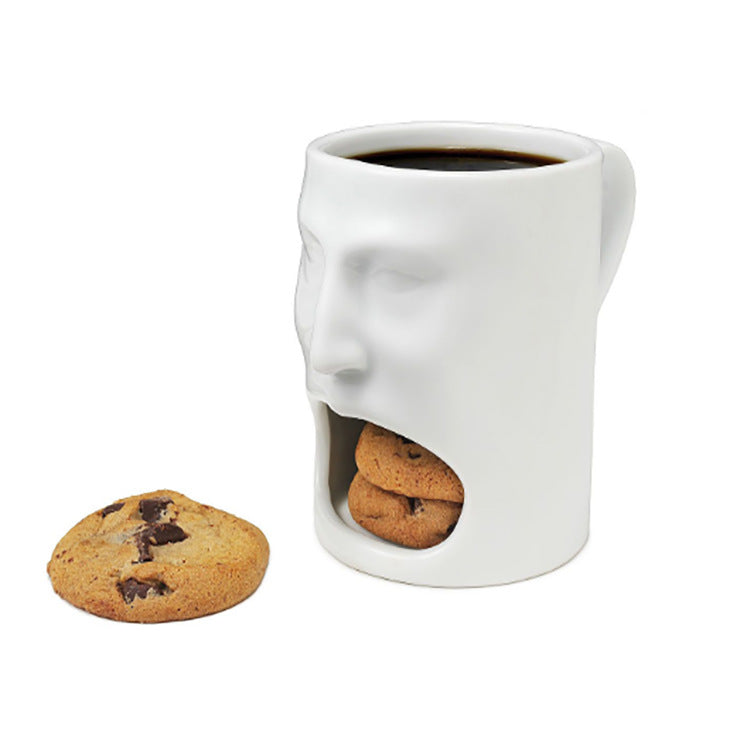 Creative face-shaped mug for eating cookies
