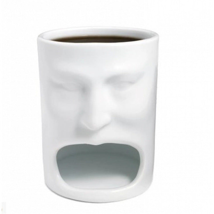 Creative face-shaped mug for eating cookies