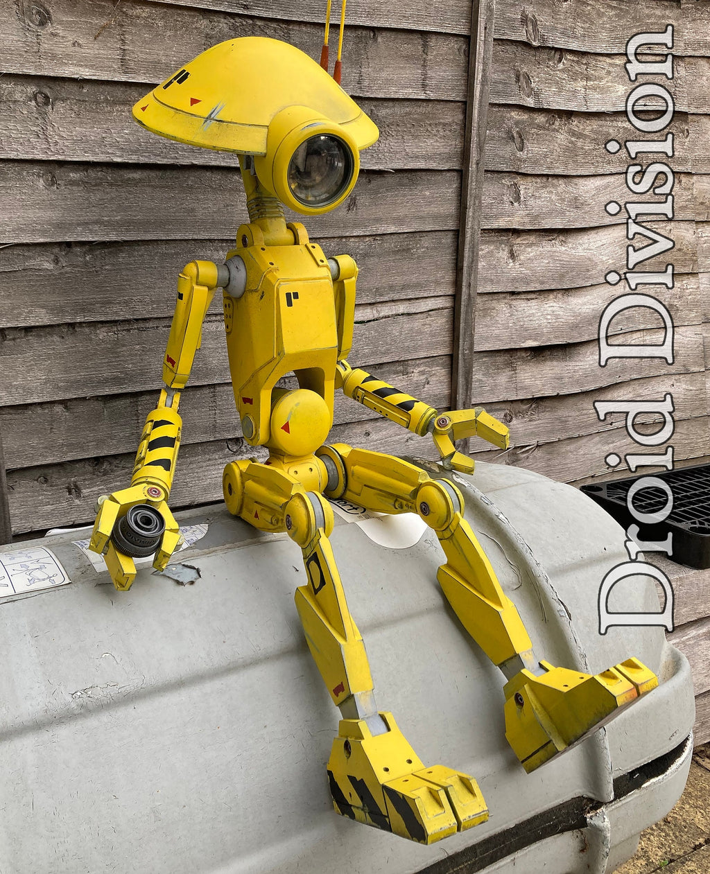 🤖 Space Mechanic Robot Collectible Model  Industrial Sci-Fi | Art Display | Limited Edition Style