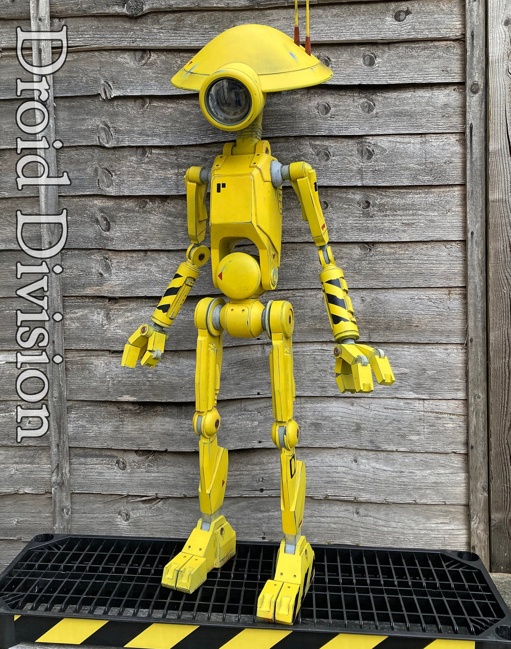 🤖 Space Mechanic Robot Collectible Model  Industrial Sci-Fi | Art Display | Limited Edition Style