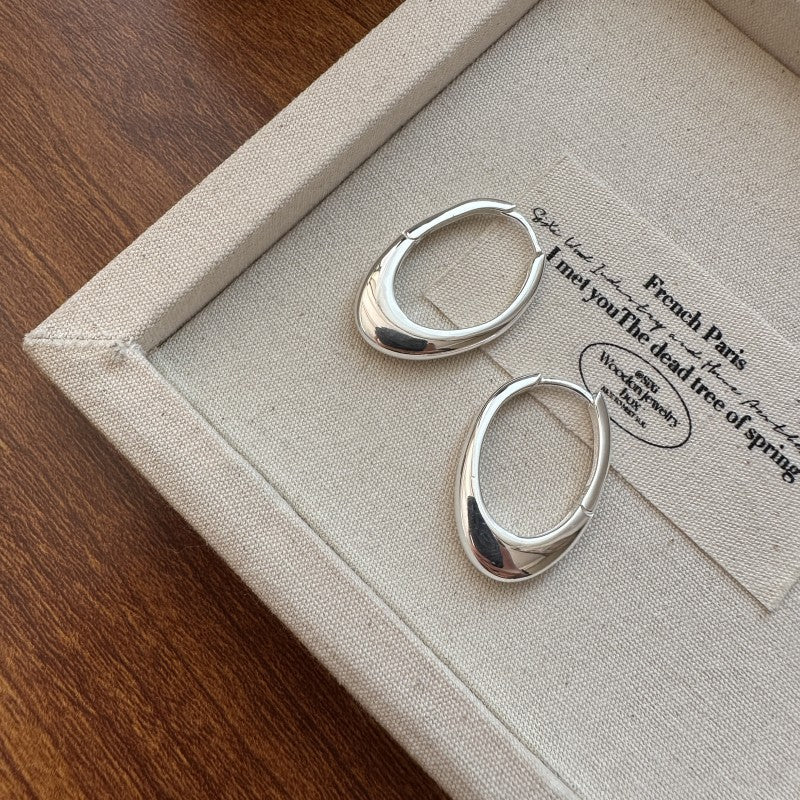 Minimal Oval Hoop Earrings in 925 Sterling Silver