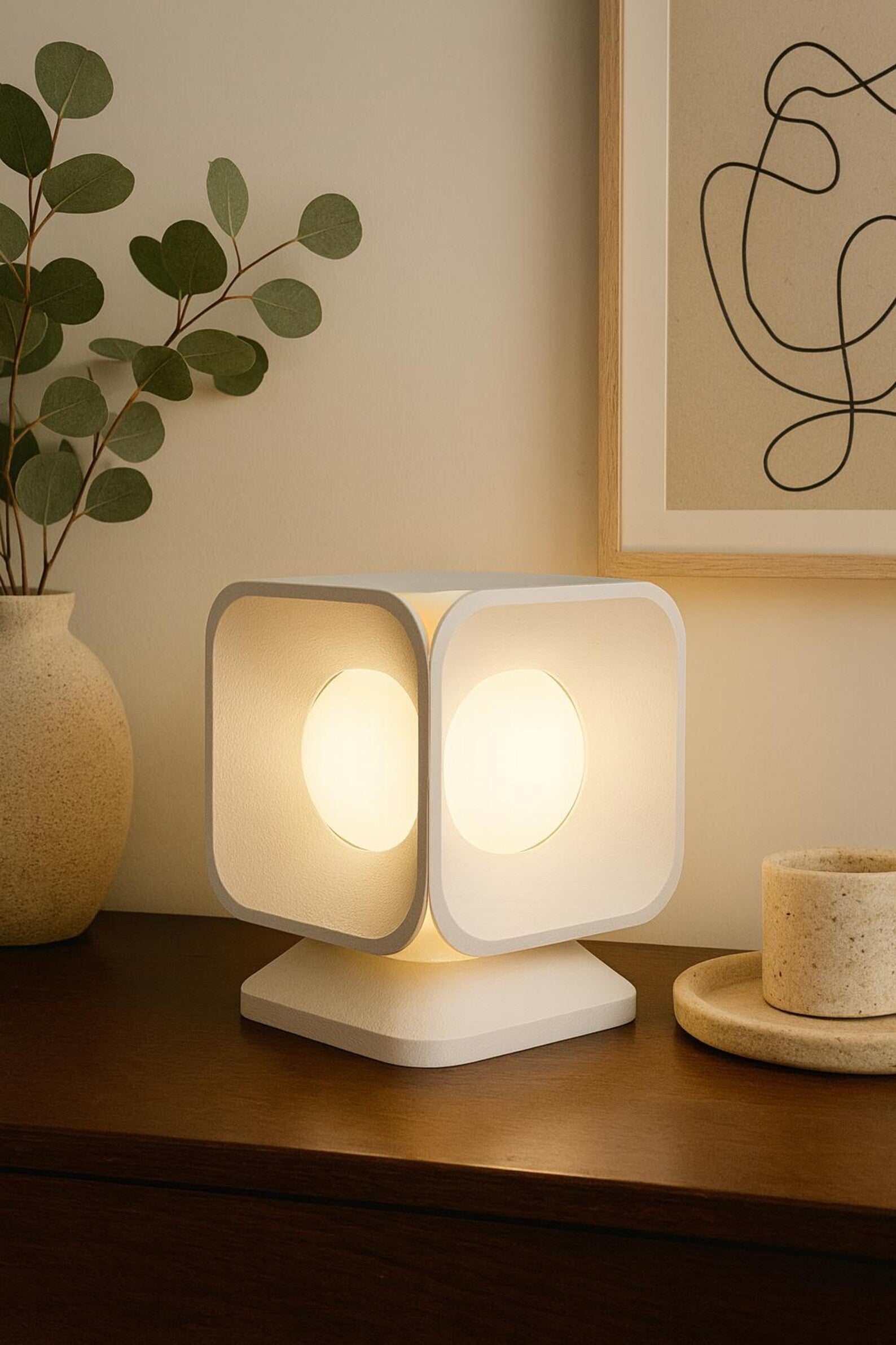 Sculptural Table Lamp: Minimalist Geometric Modern Lighting