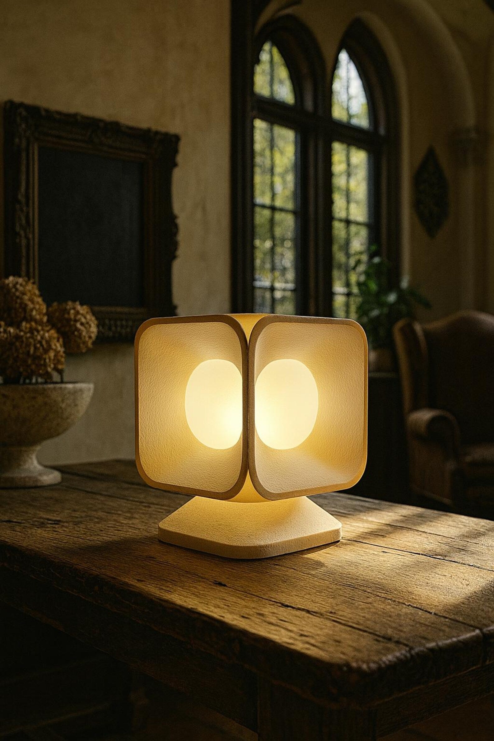 Sculptural Table Lamp: Minimalist Geometric Modern Lighting